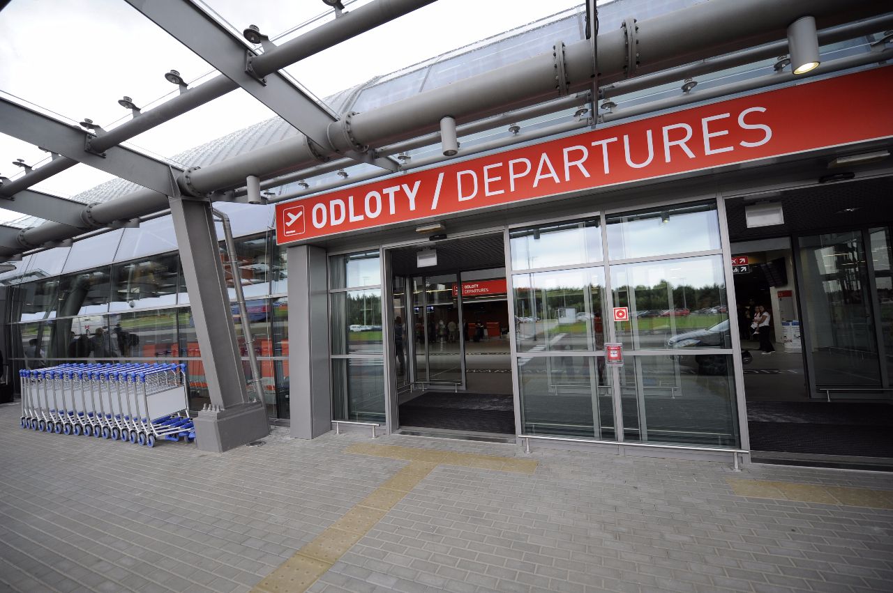 Rozmrażanie reformy OFE. LOT: Modlin wspiera Ryanaira