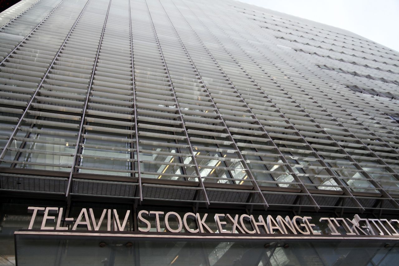 Oferta GPW na zakup TASE odrzucona. Paliwa najtańsze w tym roku