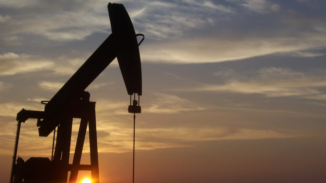 Ropa najdroższa od 3 lat. Rząd rzuci miliardy na termomodernizację