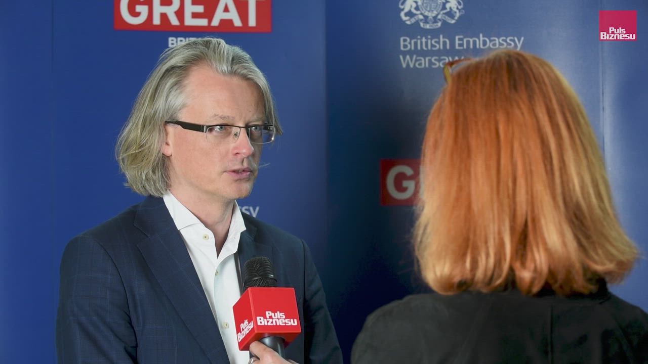 Split payment: Piotr Ciski, Sage